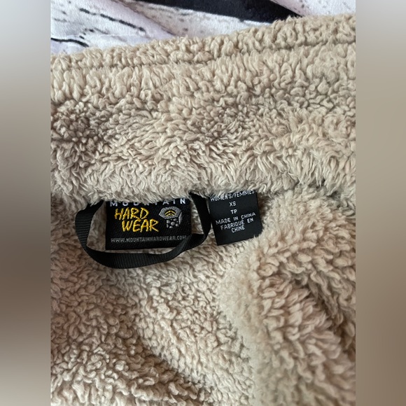 Mountain Hardware Retro women’s fleece jacket. Excellent condition! See pics - Picture 7 of 8